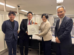 三井住友海上エイジェンシー・サービス(株)函館支店 様よりクリスマスケーキをいただきました